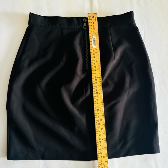 Y2K 🔥🔥🔥 Forever 21 black a-line faux wrap mini skirt size small SM G009 - Picture 5 of 5